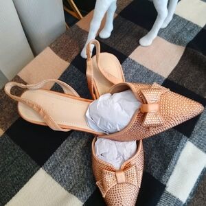 Elegant Gold Slingback Heels with Bow